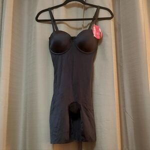 ÑWT Spanx Suit Your Fancy Strapless Mid Thigh Body Suit Black Size Small